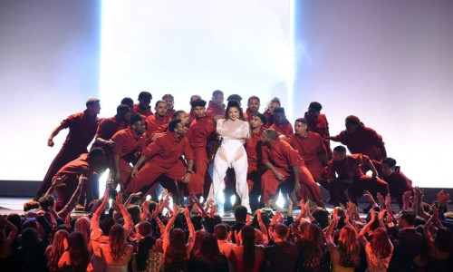 The 5 Best Performances From the 2020 Grammys