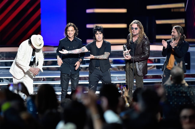 Mana Is Honored With Lifetime Achievement Award at 2018 Billboard Latin Music Awards