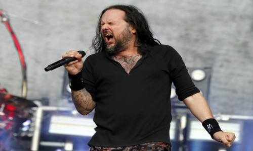 Korns Jonathan Davis Shows His Solo Range With Black Labyrinth Tour ...