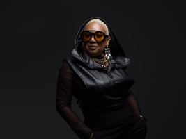 Royal Deb Drops Dynamic Bop