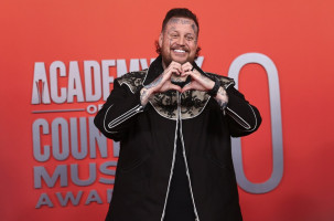 Jelly Roll Gives Inspirational Speech to Inmates During a Surprise Visit to Minnesota Jail