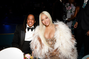 Jay-Z Joins Beyonc for Crazy in Love & More in Surprise Duet in Paris