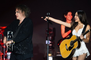 Olivia Rodrigos Guitarist Cried Upon Learning Robert Smith Would Join Glastonbury Set