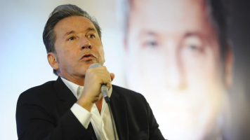 Ricardo Montaner Sues UMG Over Contract Dispute
